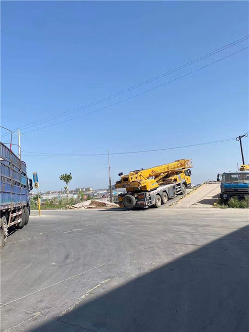 巴东县25吨吊车的租赁价格大概是多少？